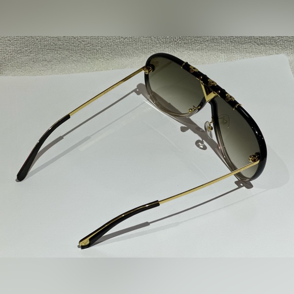 LV RARE Boogie Nights Racing Sunglasses. Gently used with case and box. - Picture 4 of 6